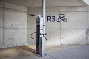R3
